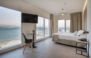 Junior Room, Sea View | Minibar, desk, free WiFi, bed sheets