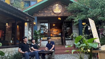 Frokost, lunsj og middag serveres