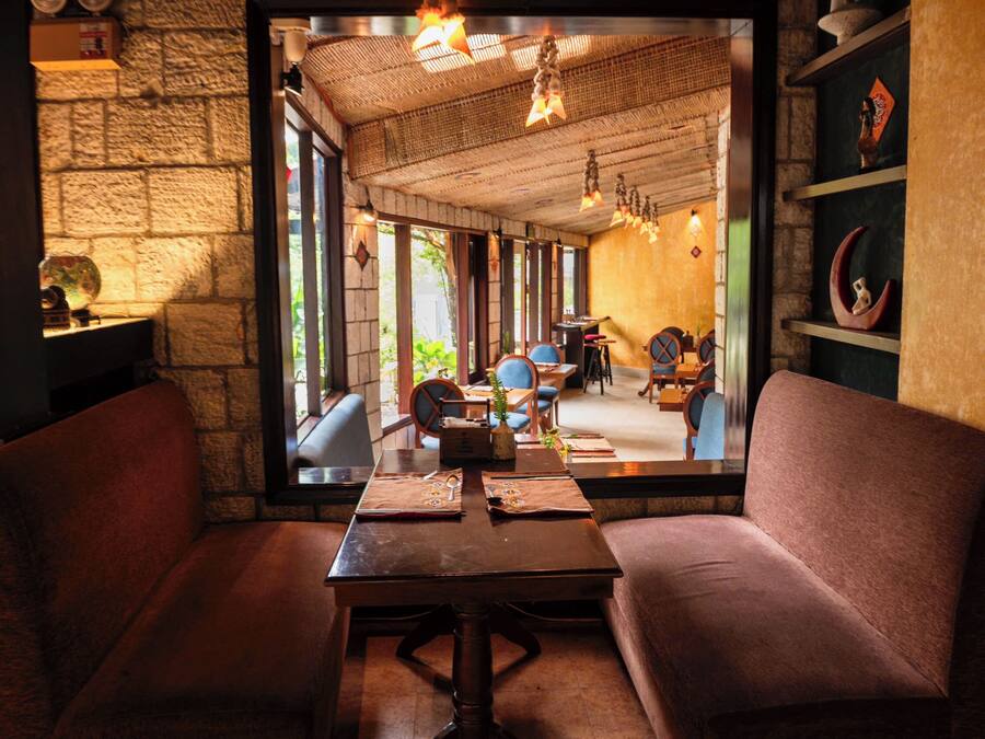 Breakfast, lunch and dinner served