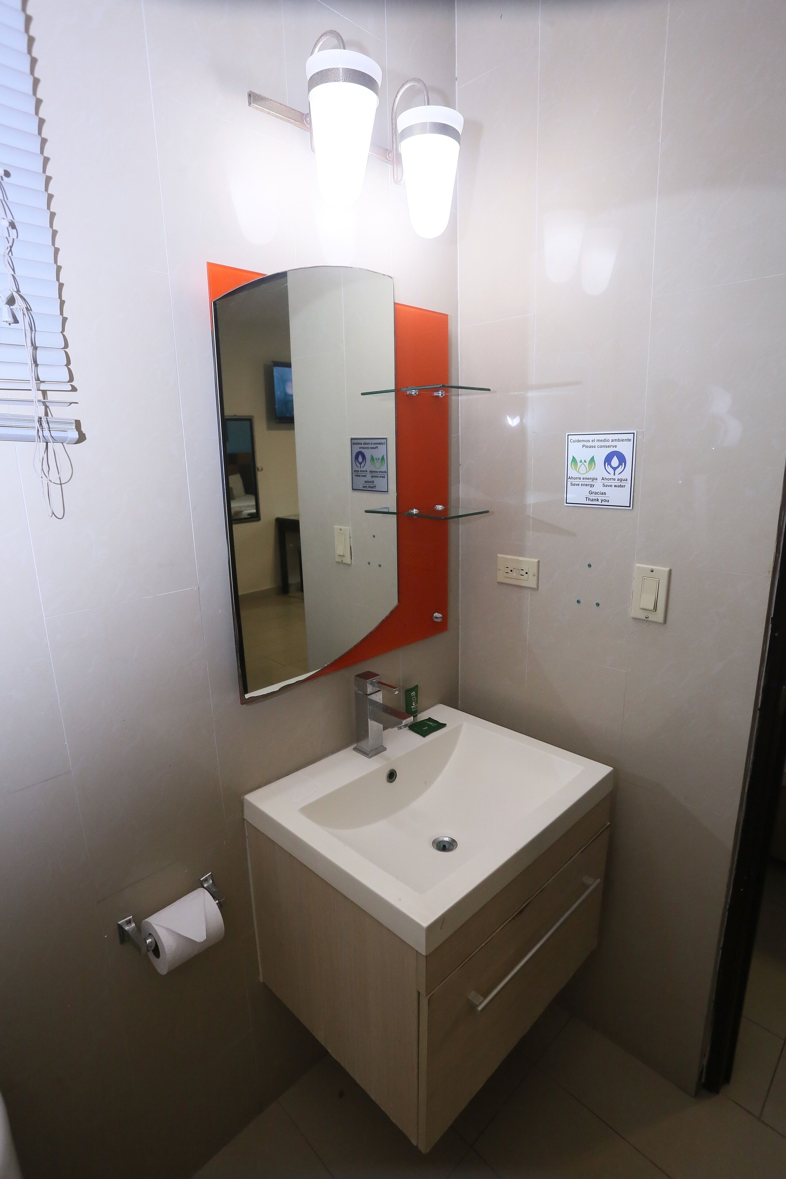 Photo - Metro Hotel Panama