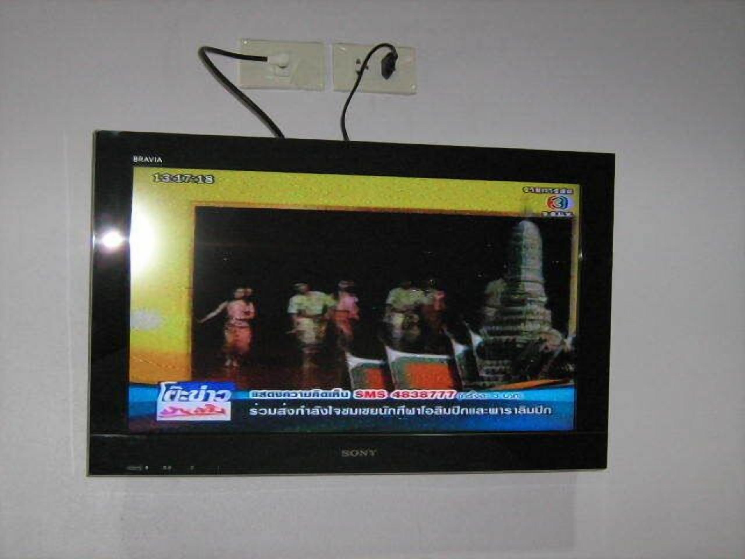 bungalow with kitchen | in-room safe, desk, blackout curtains, free wifi