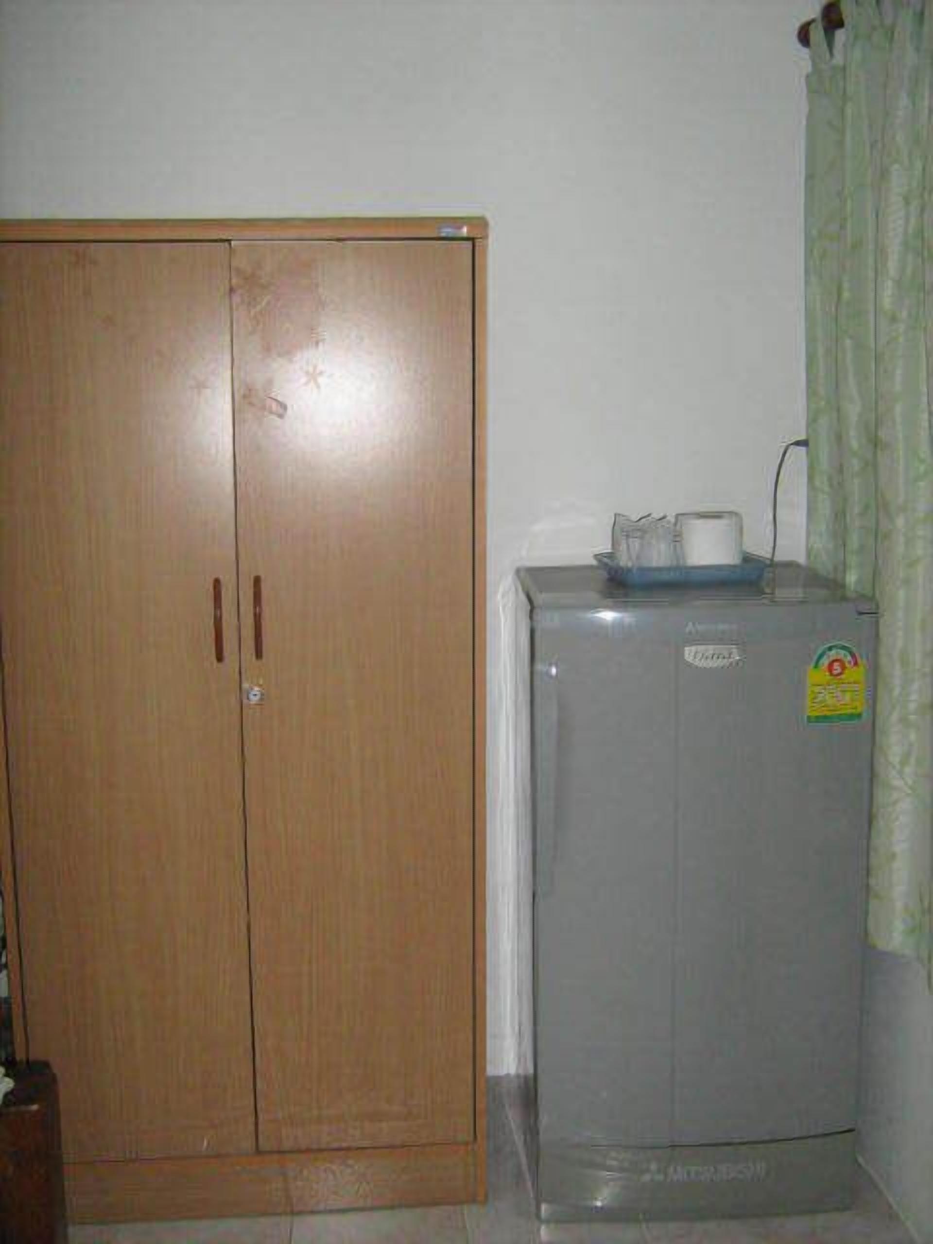 bungalow with fan | in-room safe, desk, blackout curtains, free wifi