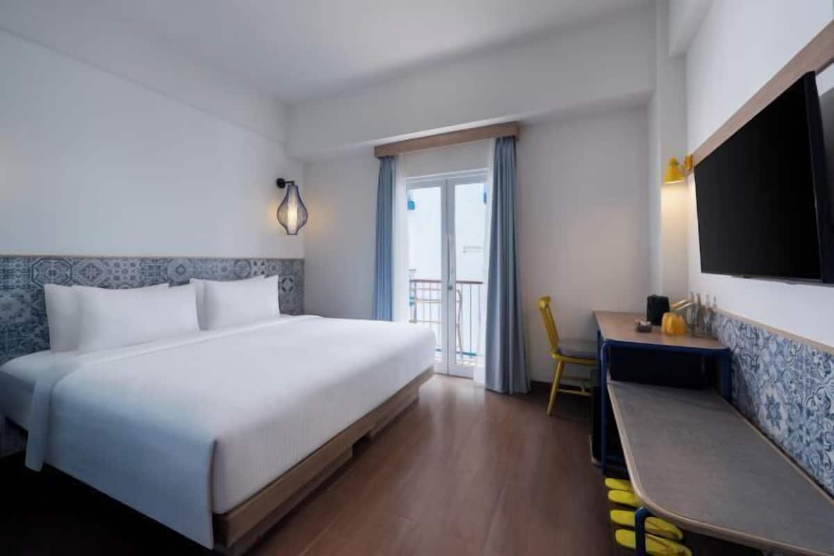 1 bedroom, in-room safe, desk, soundproofing
