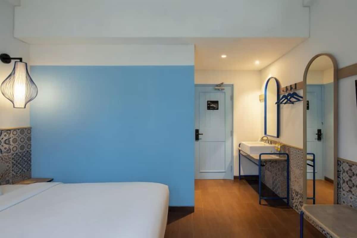1 bedroom, in-room safe, desk, soundproofing