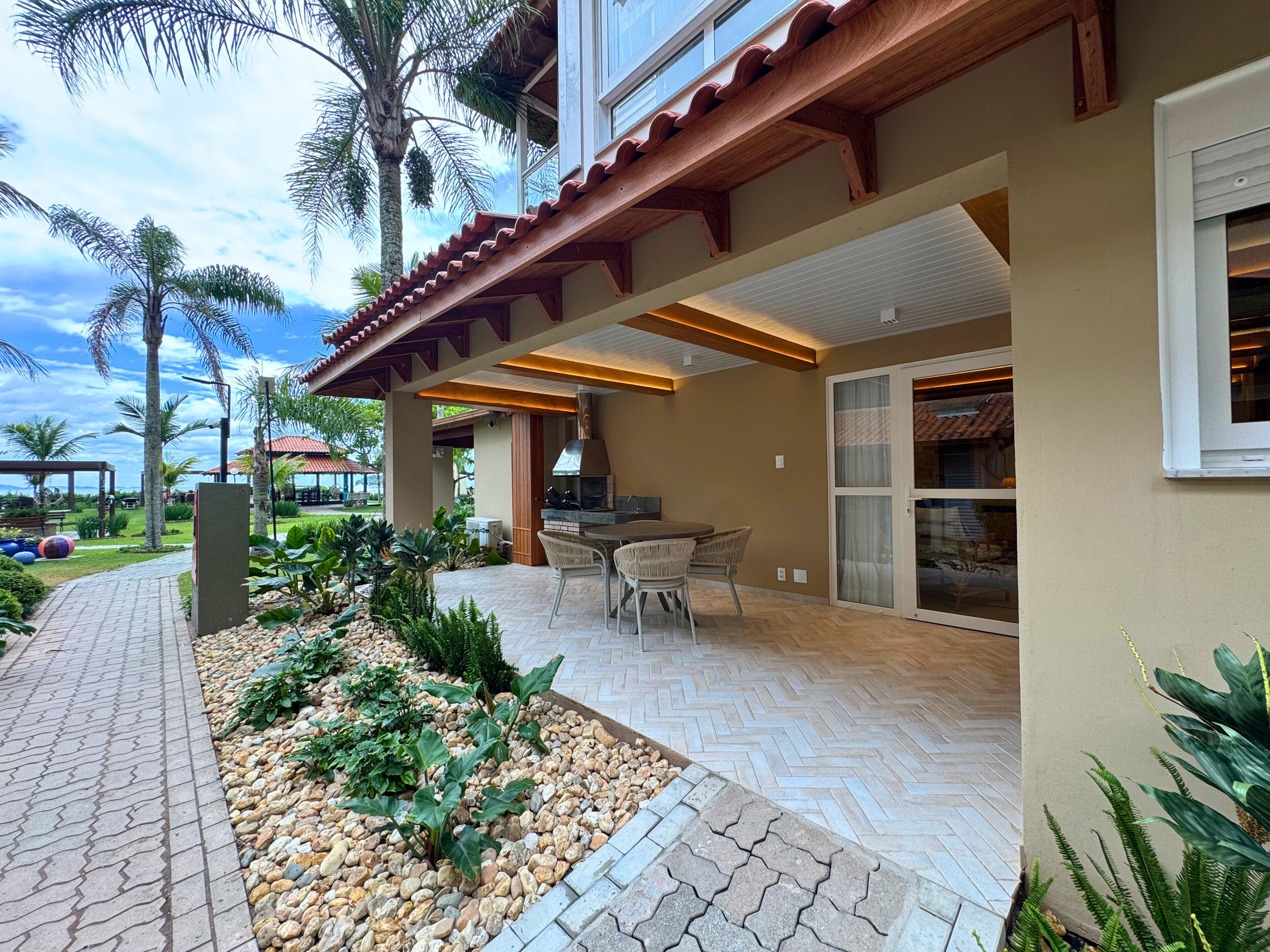 شرفة مسقوفة