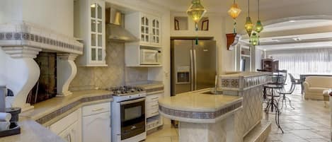 CASA DE 5 QUARTOS 617 - 10 pessoas | Private kitchen