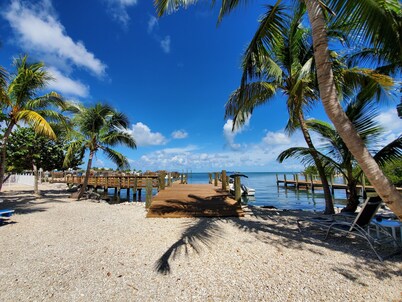 Captain Pips Marina & Hideaway