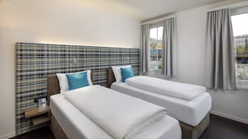 Standard Twin Room | Hypo-allergenic bedding, desk, blackout drapes, free WiFi