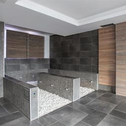 Sauna, vasca idromassaggio, trattamenti per il corpo, body wrap