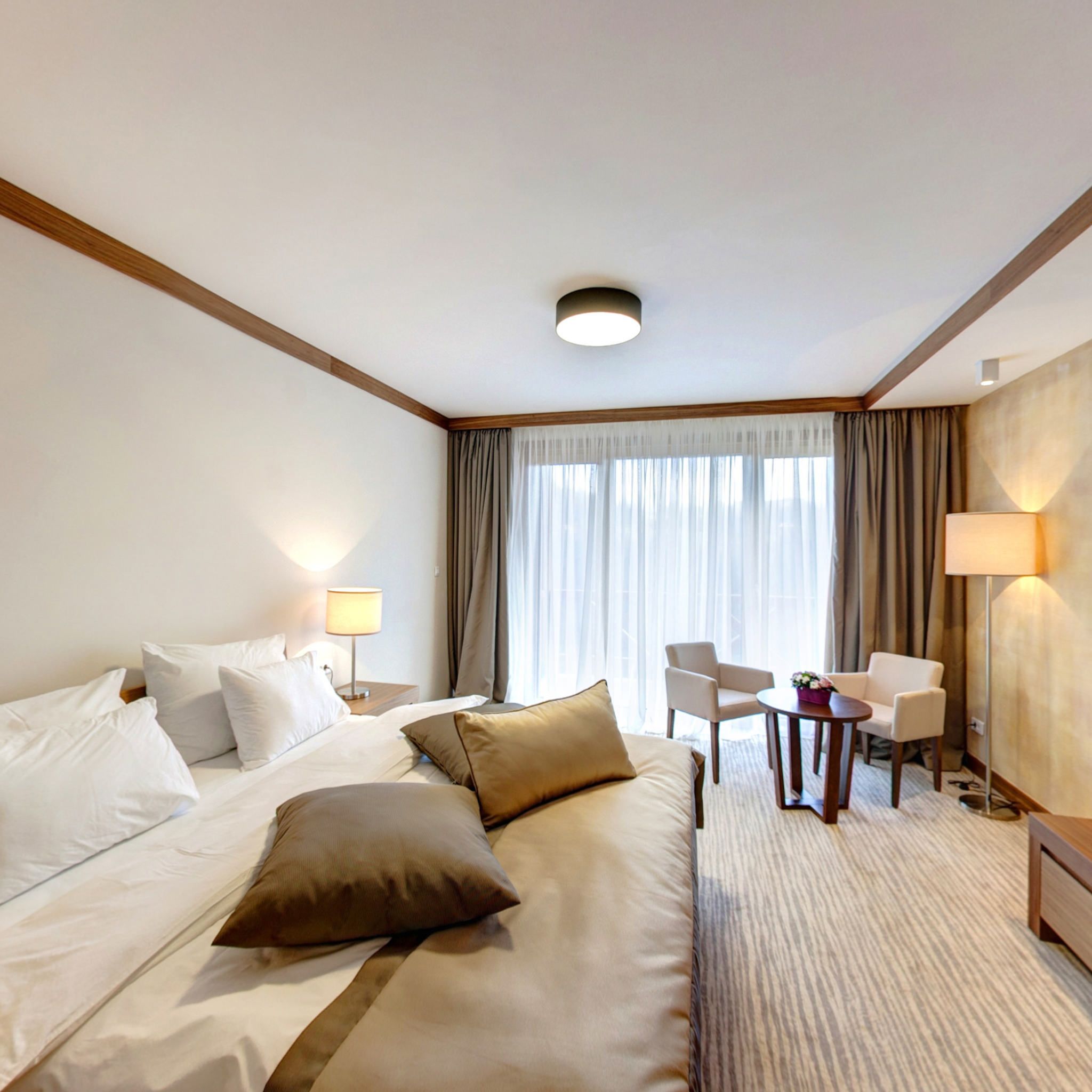 superior double or twin room | minibar, in-room safe, desk, soundproofing