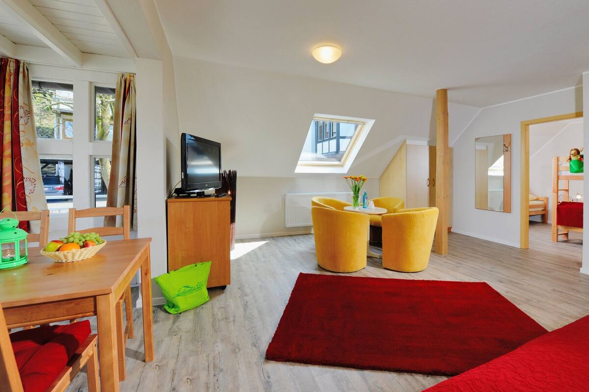 junior suite, 2 bedrooms, balcony (1) | hypo-allergenic bedding, down duvets, soundproofing, free wifi