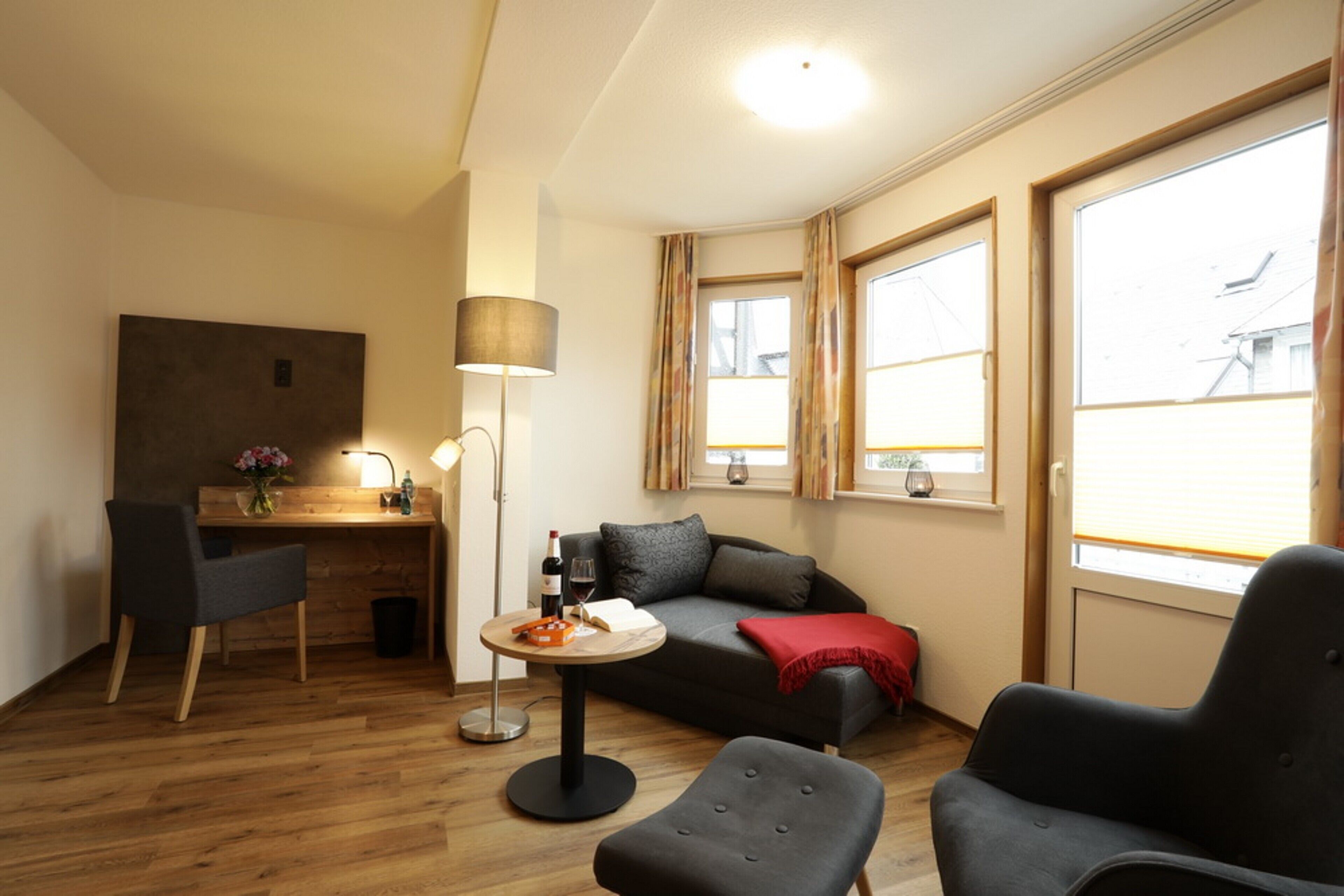 luxury double room, balcony | hypo-allergenic bedding, down duvets, soundproofing, free wifi