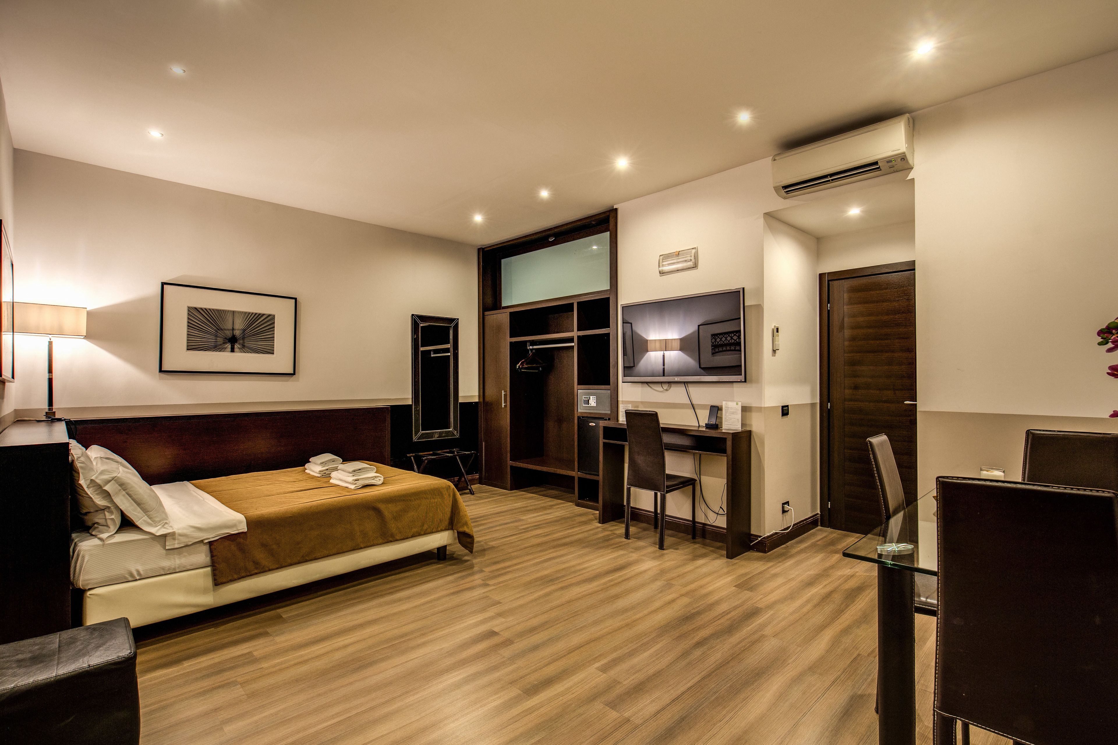 economy double room, no windows | premium bedding, pillow-top beds, minibar, in-room safe