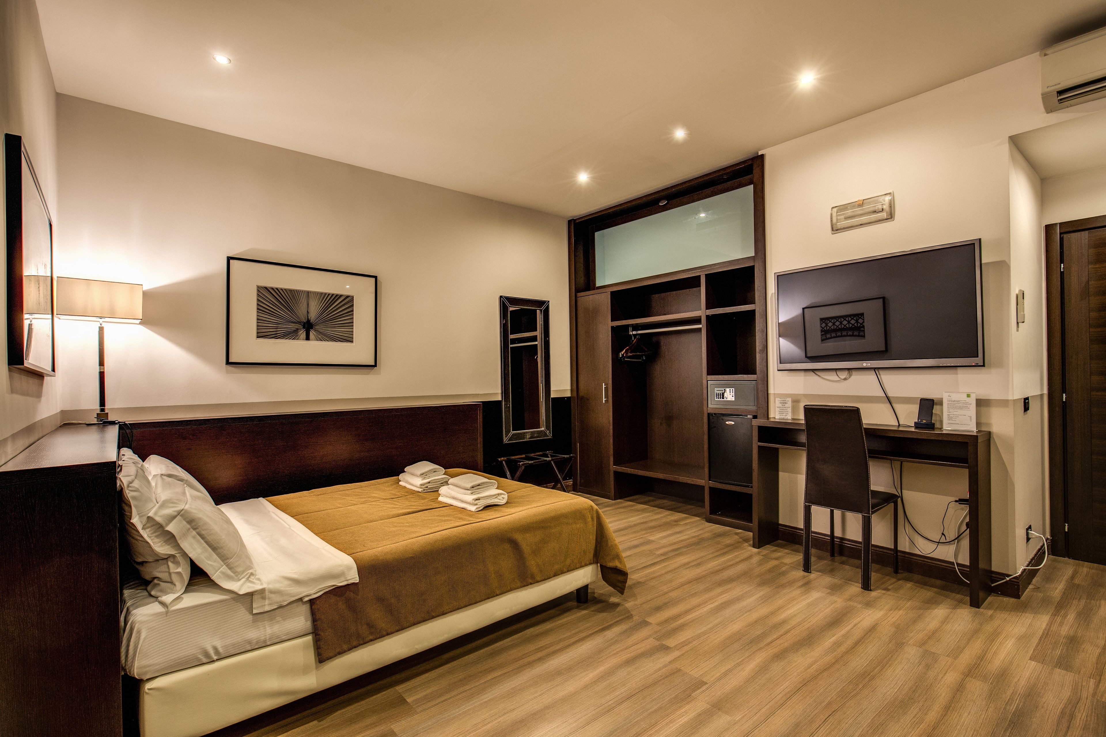 economy double room, no windows | premium bedding, pillow-top beds, minibar, in-room safe