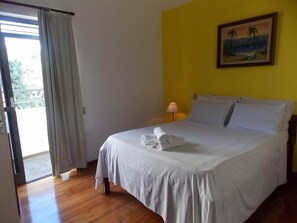 Minibar, camas plegables/adicionales, wifi gratis y ropa de cama 