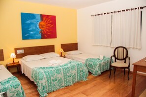 Minibar, rollaway beds, free WiFi, bed sheets - Hotel Salvador (Poços de Caldas)