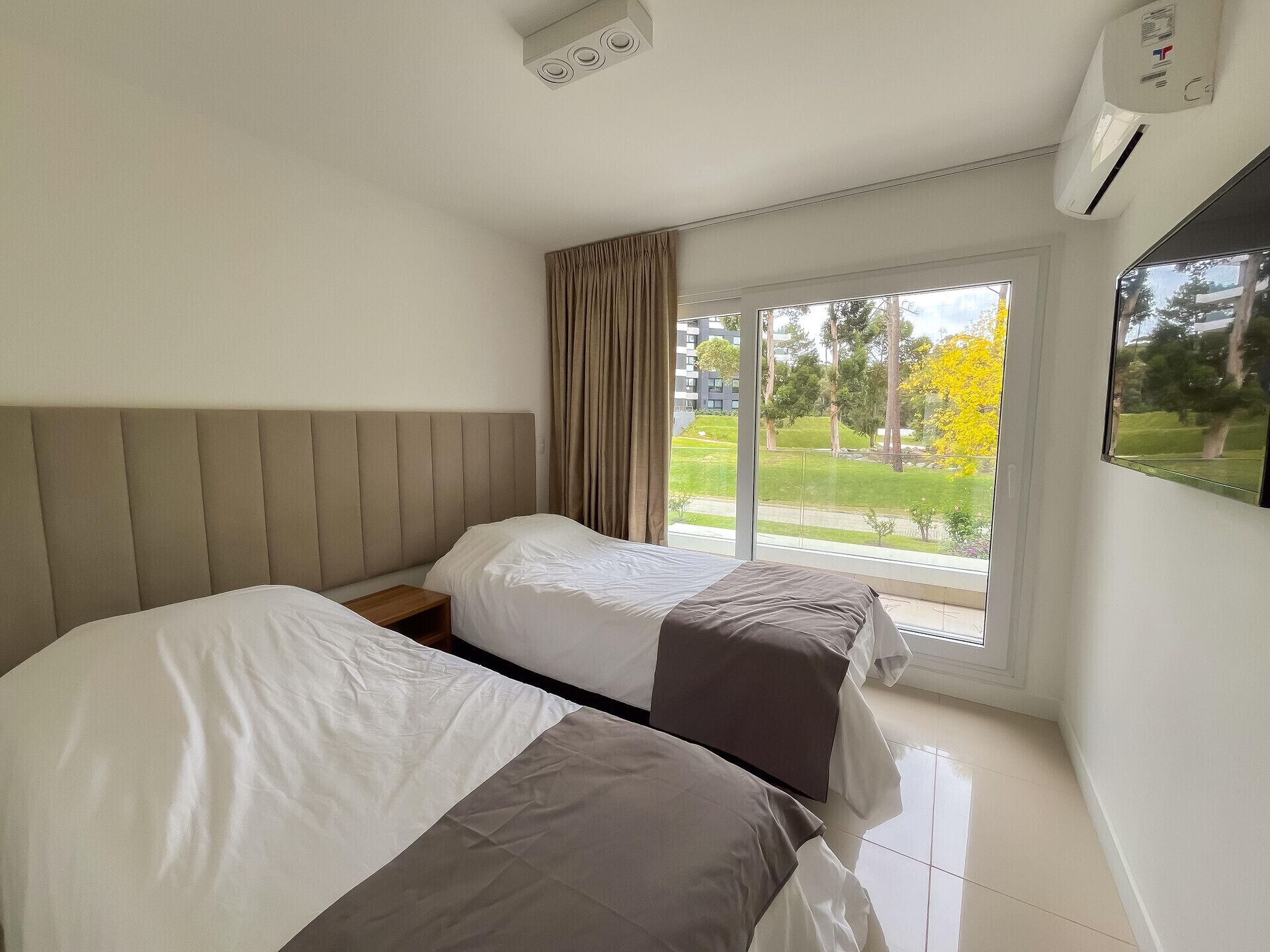 客房内保险箱、特色装修、特色家居、遮光窗帘