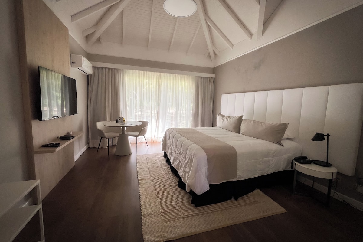 FOREST LAGOON MONOAMBIENTE | 1 habitación y caja de seguridad en la habitación