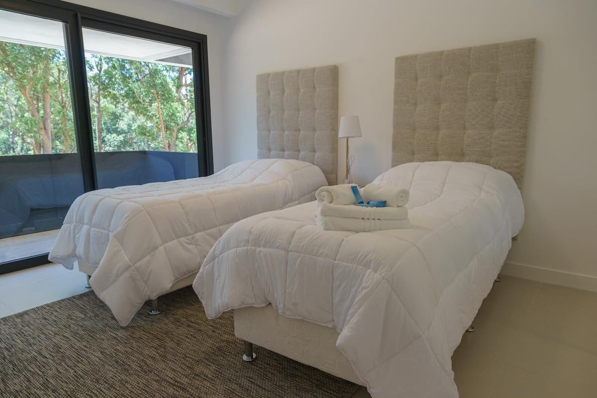 1 habitación y caja de seguridad en la habitación