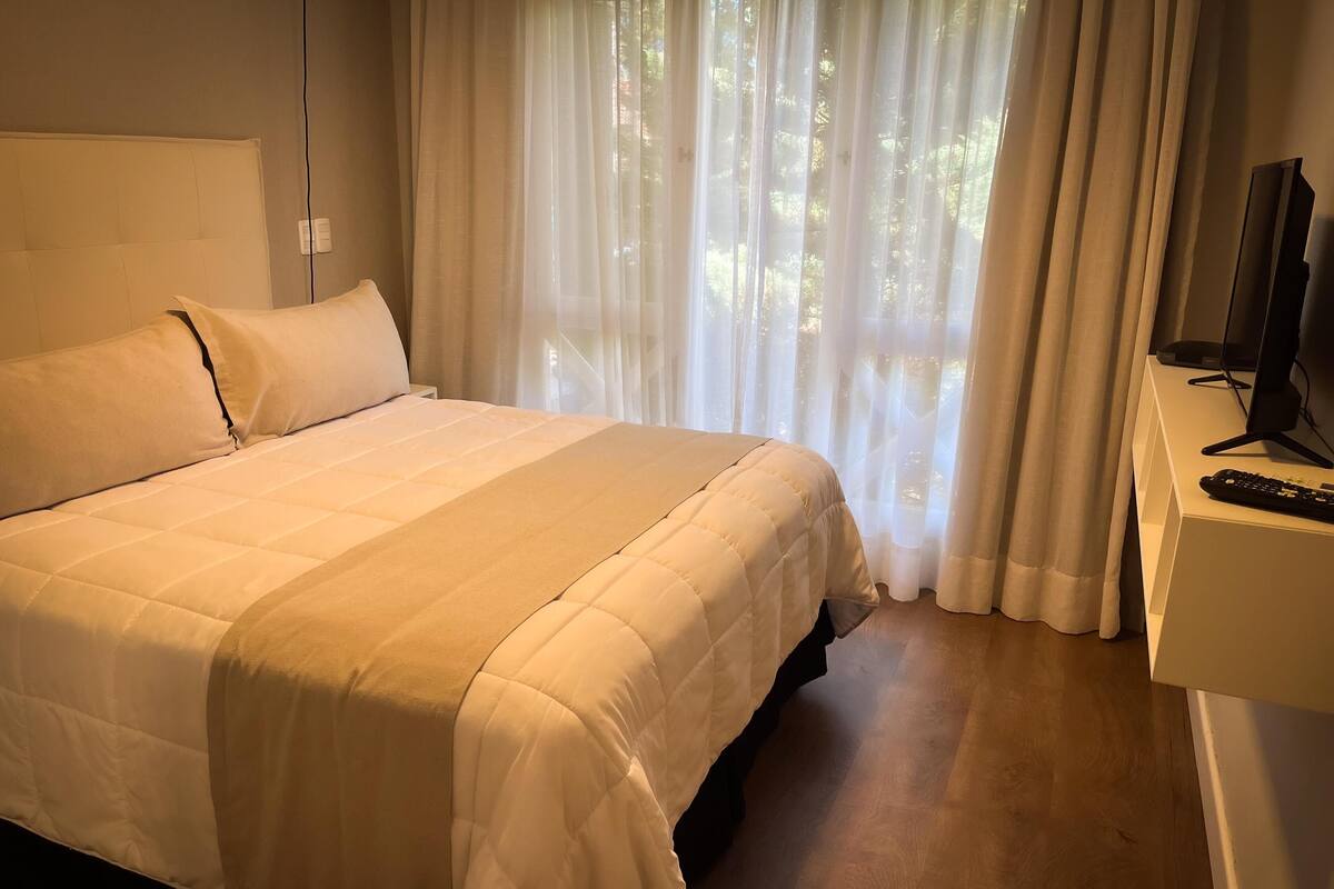 1 bedroom, in-room safe, individually decorated, individually furnished