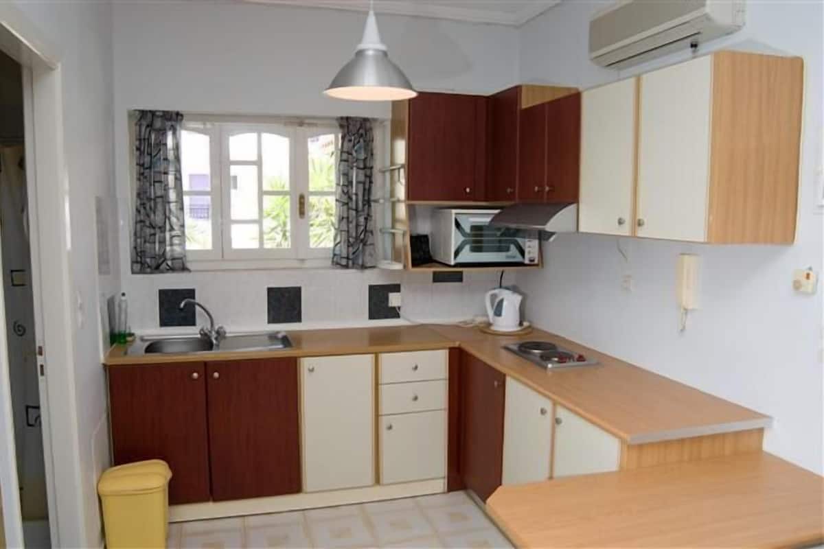 Family Condo | Private kitchenette | Coffee/tea maker, fridge, stovetop, cookware/dishes/utensils
