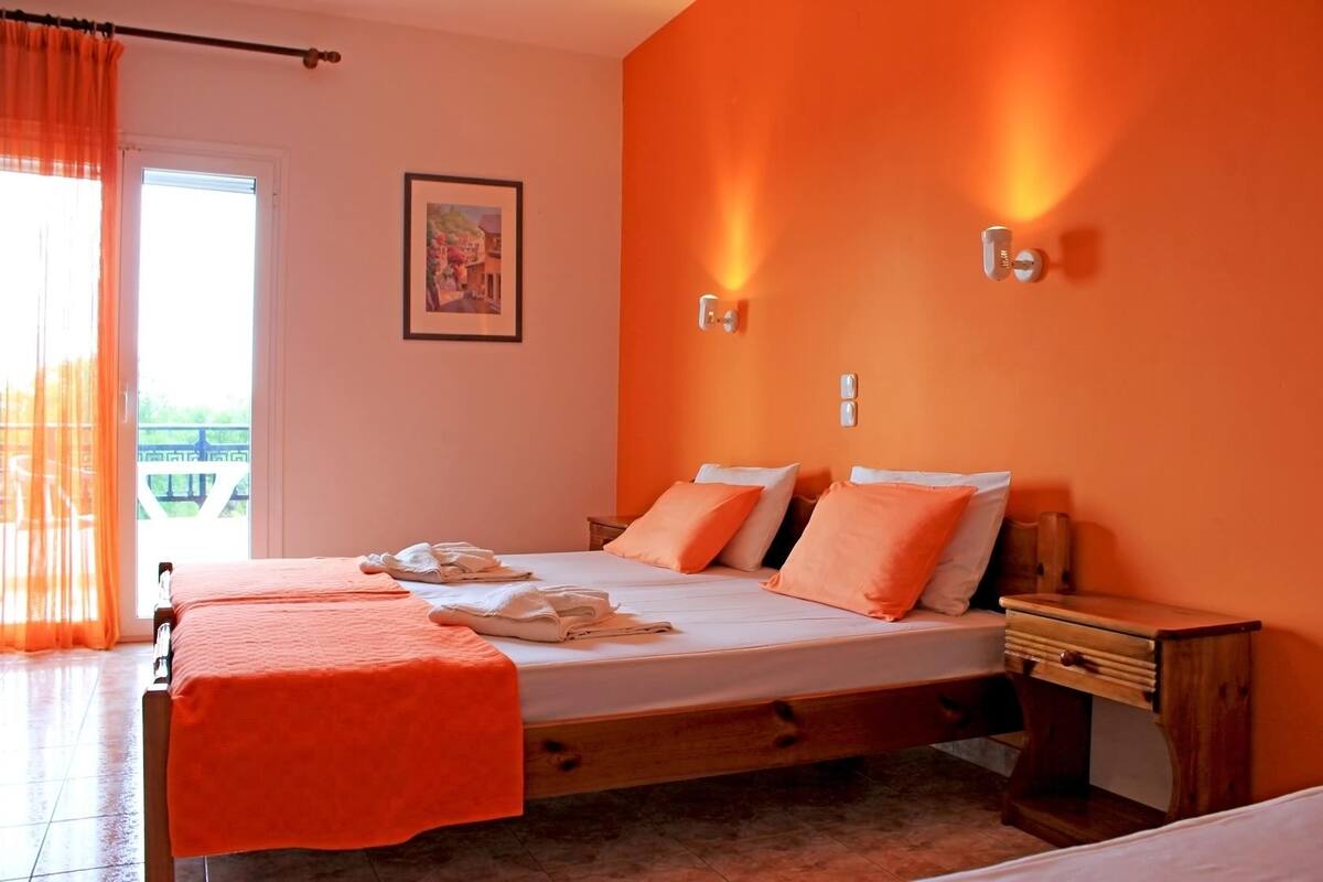 In-room safe, free WiFi