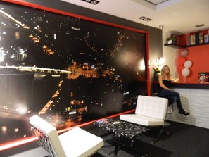 Coin salon dans le hall