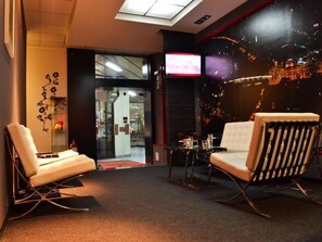 Lobby sitting area - Guesthouse City Central International (Skopje)