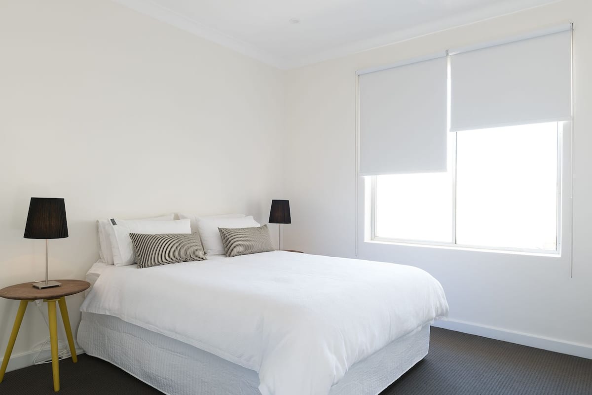 Arabella 3 bedroom Apartment | Egyptian cotton sheets, down duvets, pillow-top beds, blackout curtains