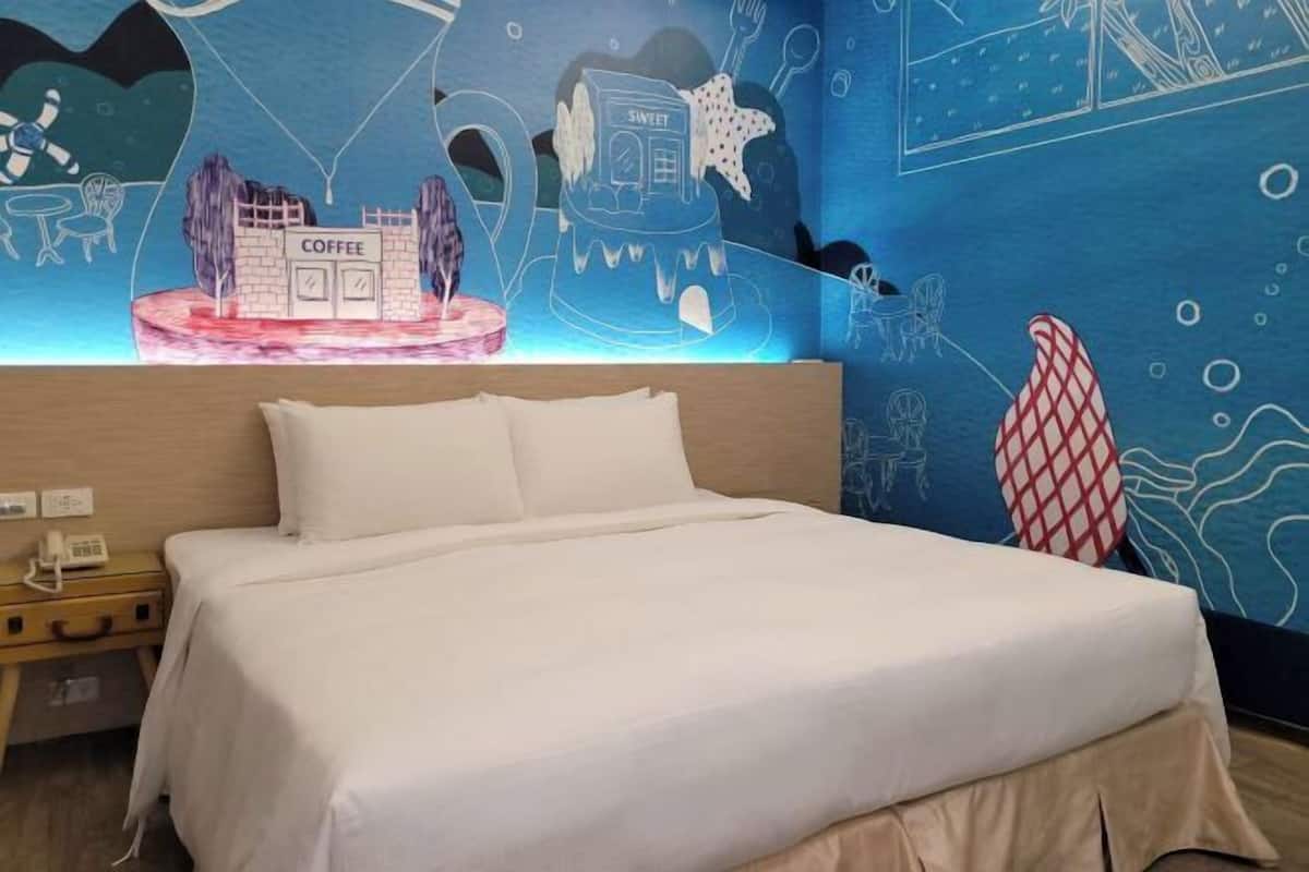 Down duvets, minibar, in-room safe, individually decorated