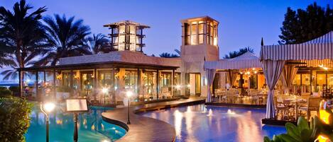 3 outdoor pools