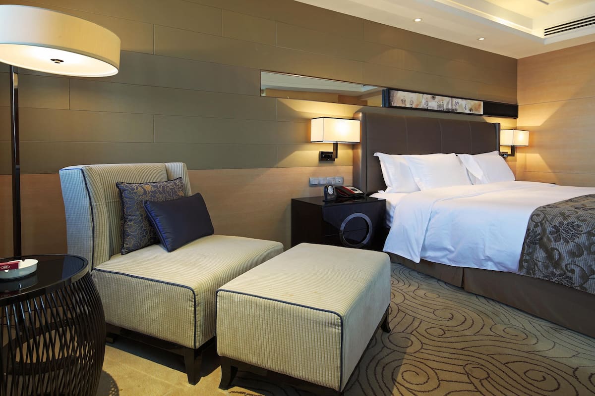 In-room safe, desk, iron/ironing board, free cots/infant beds