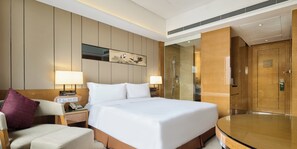Standard Room, 1 King Bed | 20 bedrooms, premium bedding, down comforters, free minibar items - Holiday Inn Chengdu Oriental Plaza by IHG (Chengdu)