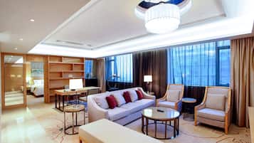 20 bedrooms, premium bedding, free minibar items, in-room safe