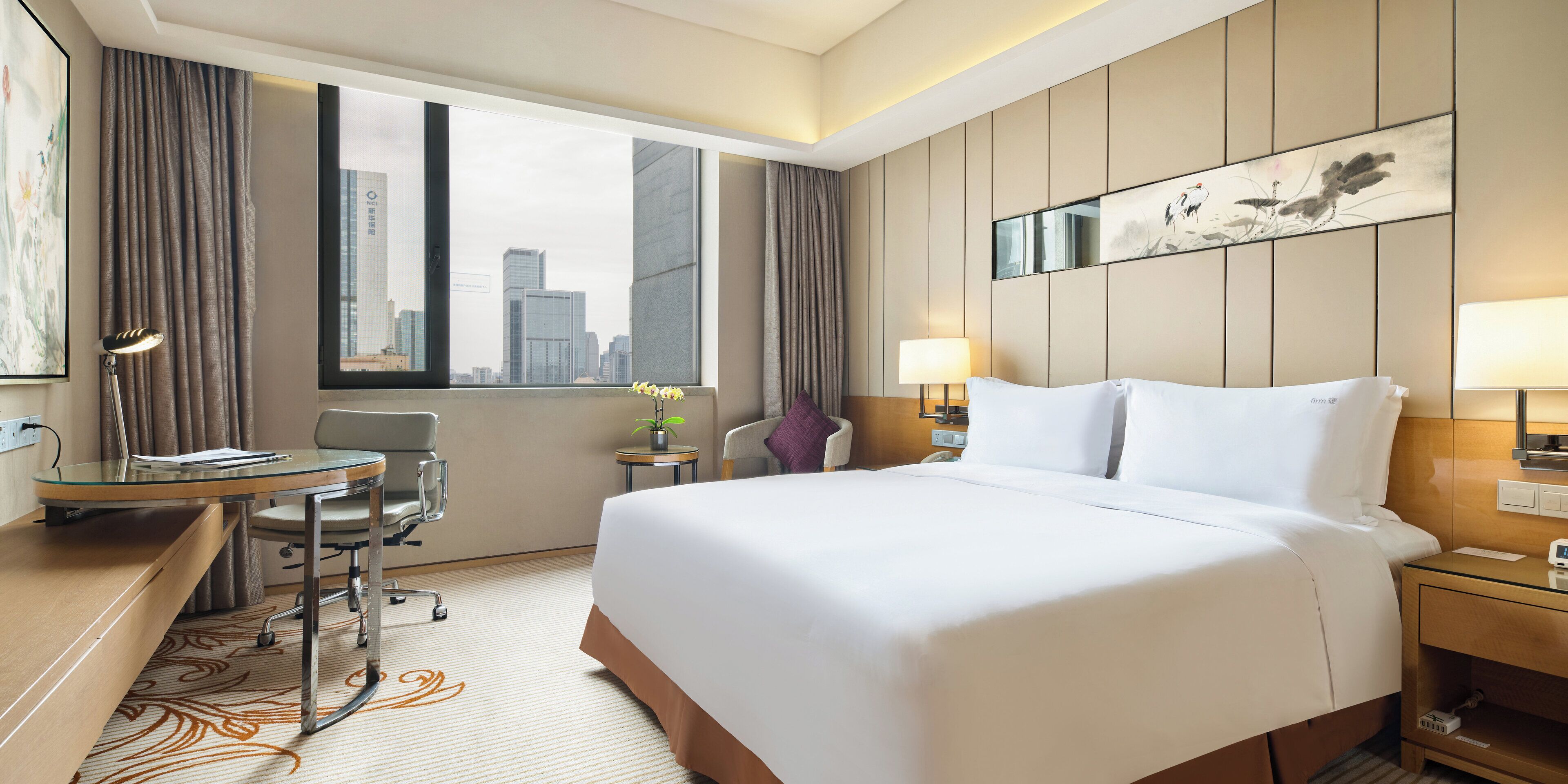 Standard Room, 1 King Bed, Club lounge access (High Floor) | 20 bedrooms, premium bedding, down duvets, free minibar items