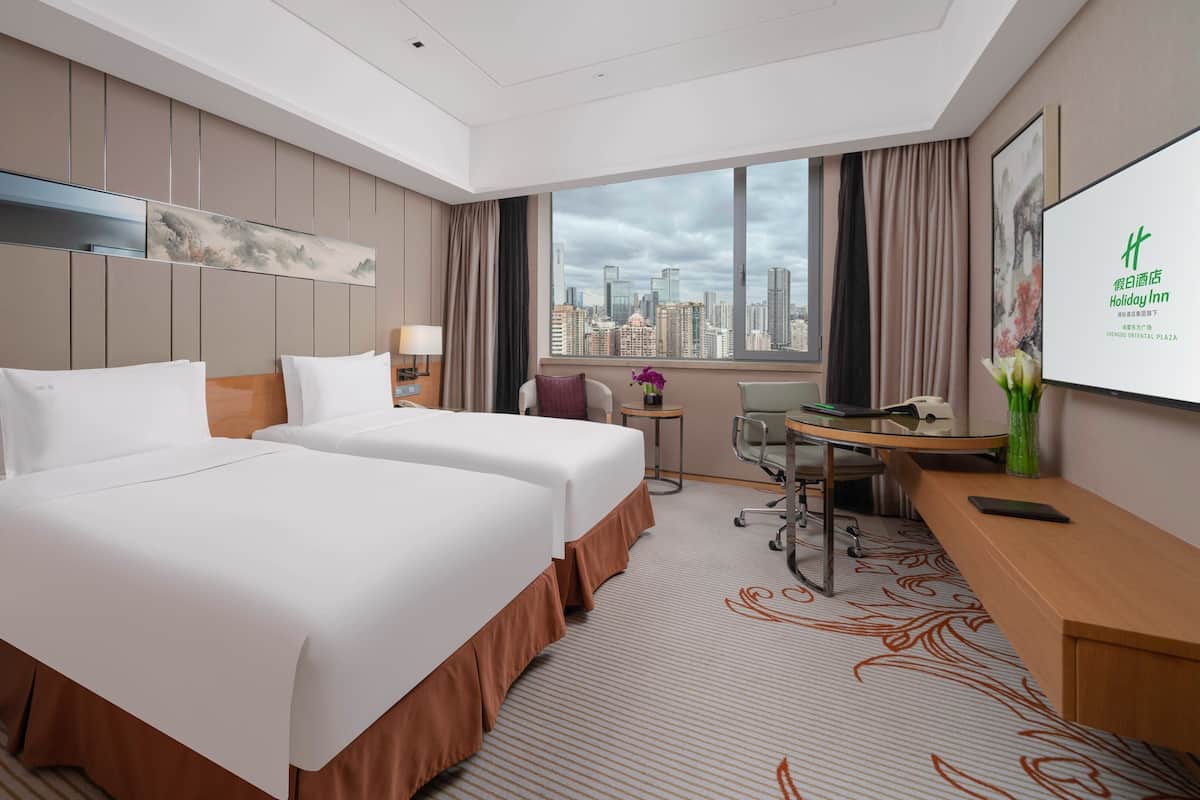 20 bedrooms, premium bedding, down duvets, free minibar items