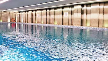 Una piscina techada