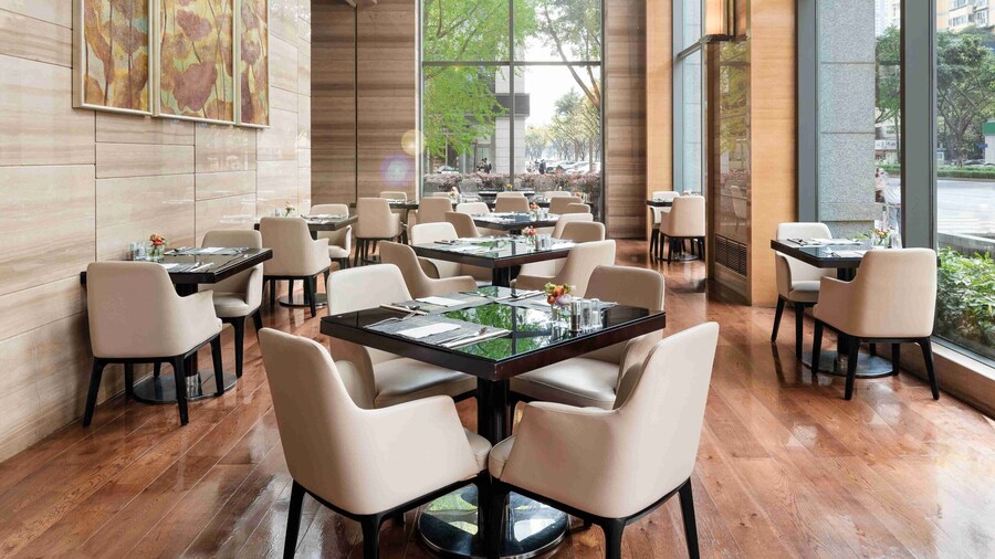 Holiday Inn Chengdu Oriental Plaza by IHG