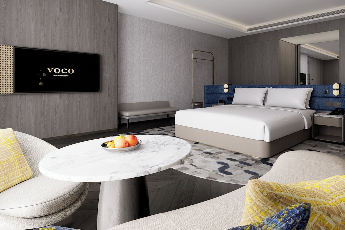 Suite, 1 cama King size | Ropa de cama de alta calidad y minibar