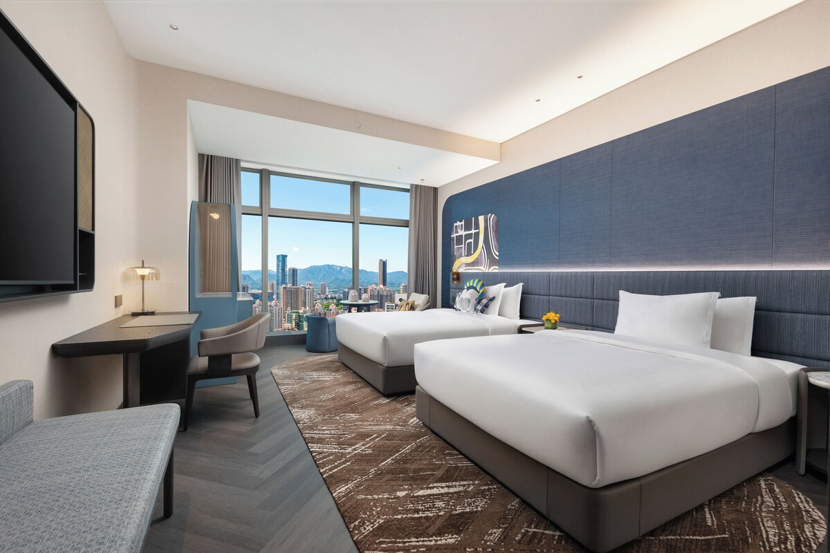 Standard Room, 2 Queen Beds | Premium bedding, minibar, in-room safe, desk