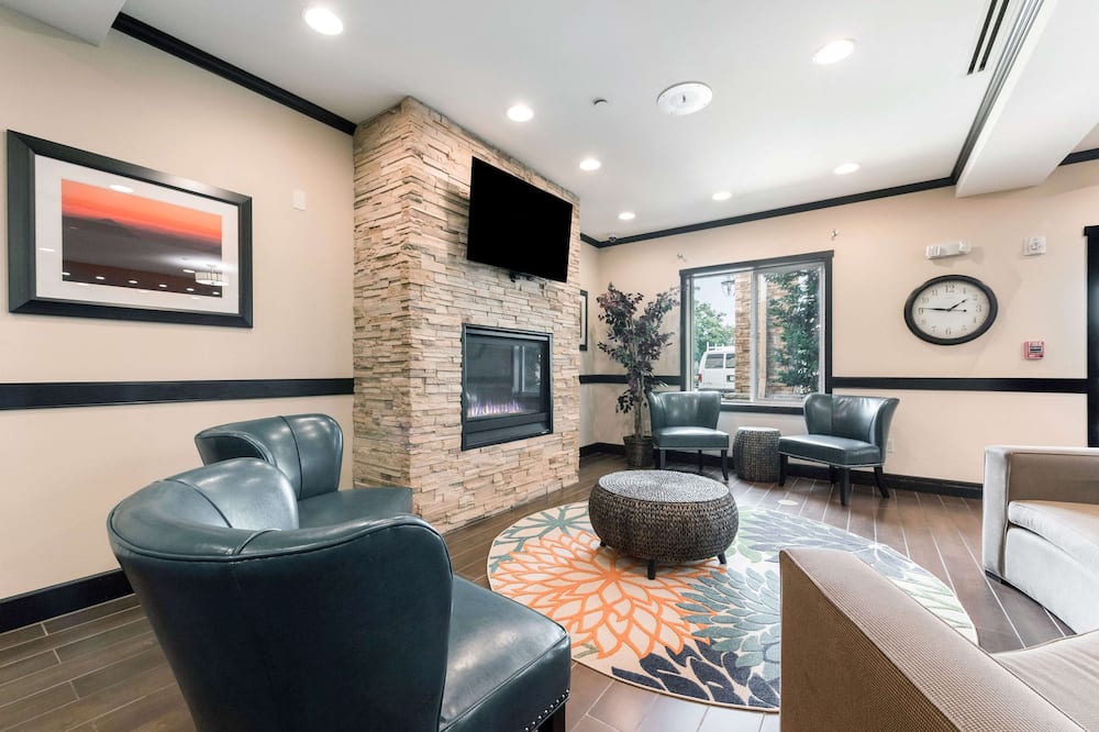 La Quinta Inn & Suites by Wyndham Auburn