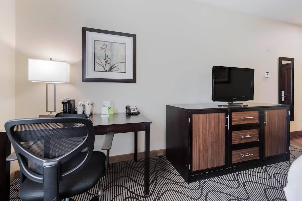 Premium bedding, pillow-top beds, in-room safe, desk
