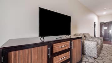 Premium bedding, pillowtop beds, in-room safe, desk