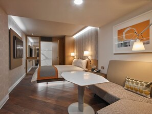 Standaard kamer (Interior) | Lakens van Egyptisch katoen, luxe beddengoed, een bureau