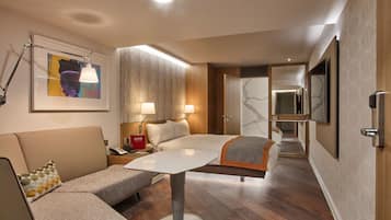 Egyptian cotton sheets, premium bedding, desk, laptop workspace