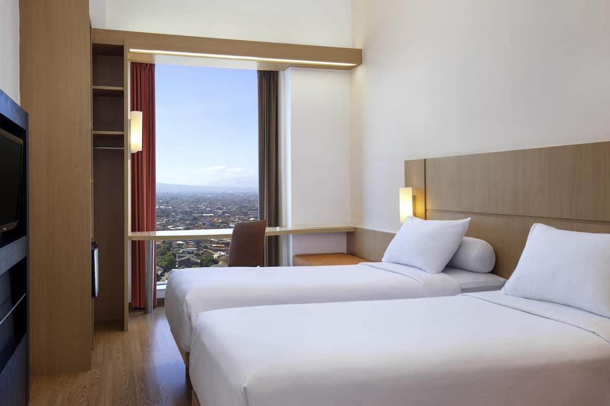 standard room, 2 single beds | in-room safe, desk, blackout curtains, iron/ironing board