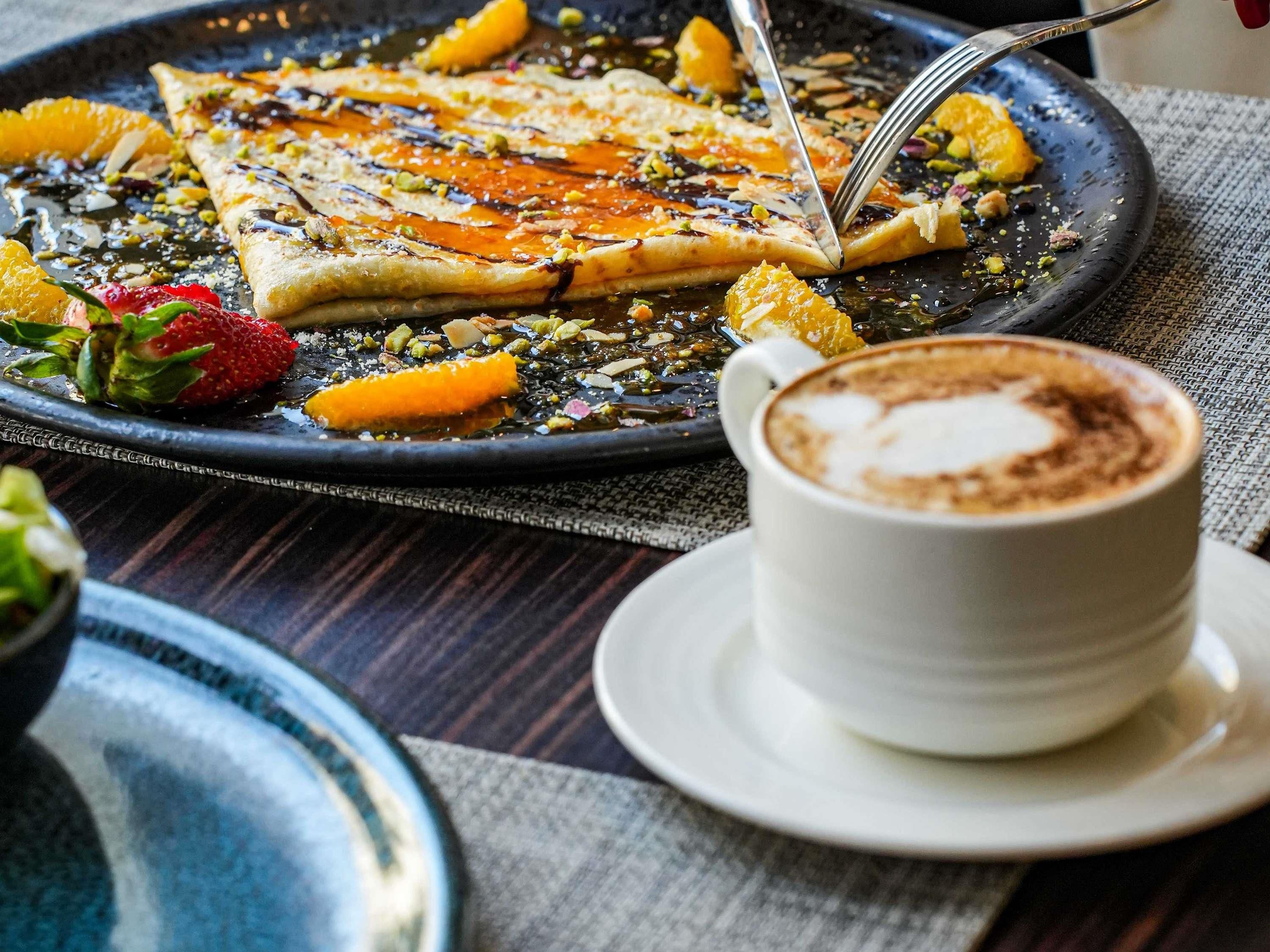 Petit déjeuner buffet servi tous les jours en supplément