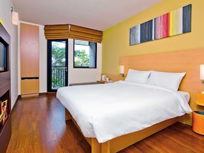 Coffres-forts dans les chambres, bureau, fer et planche à repasser