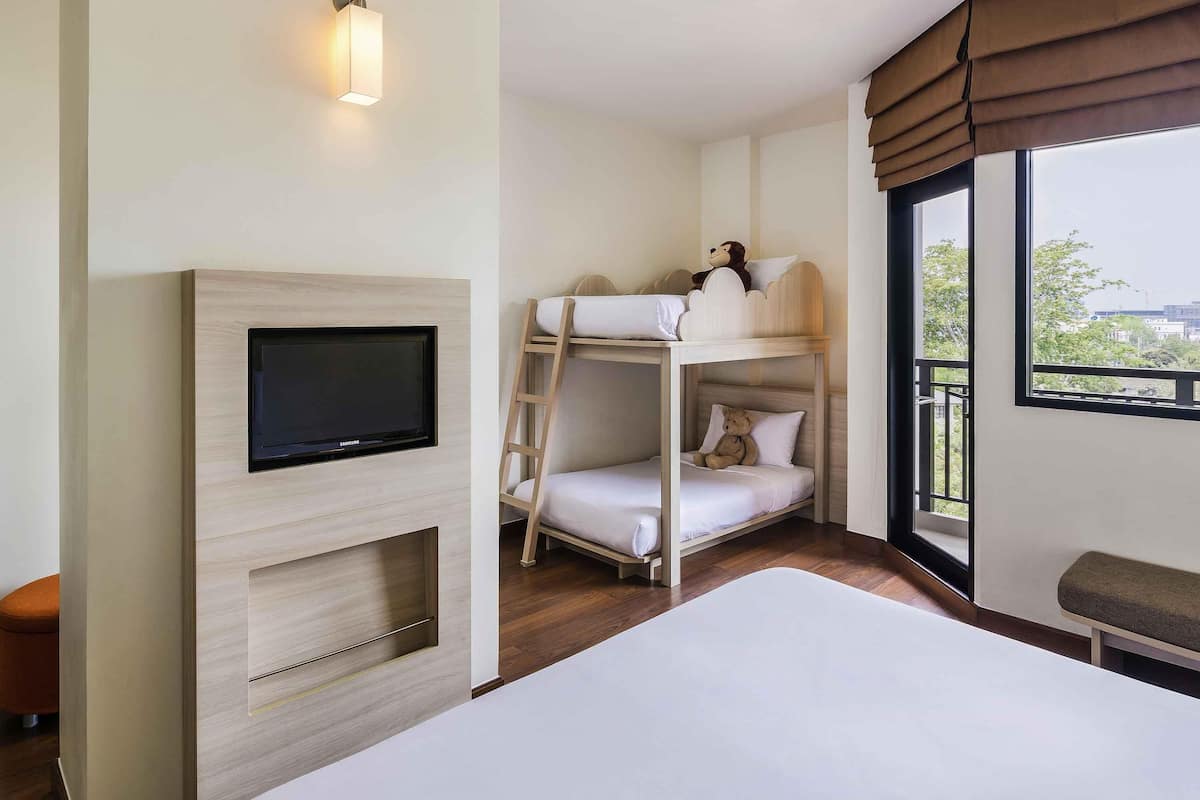 In-room safe, desk, iron/ironing board, free cots/infant beds