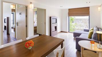 Suite, 2 Bedrooms | In-room safe, desk, iron/ironing board, free cots/infant beds